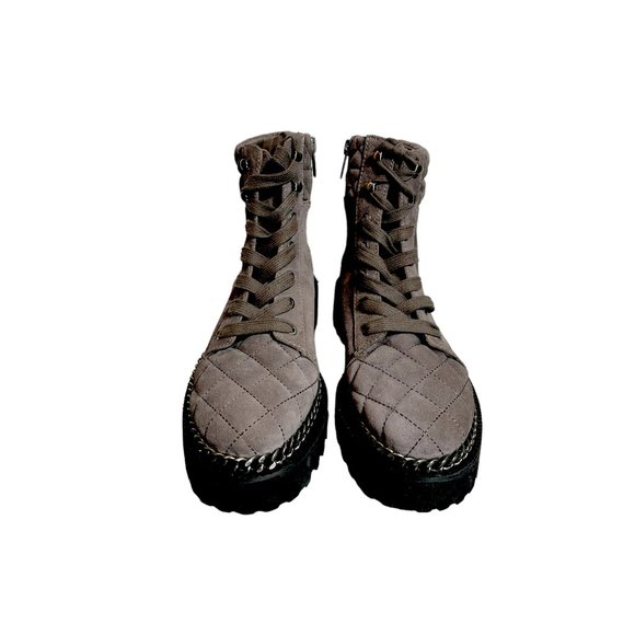 Vince Camuto Merindil Grey Suede Combat Chain Chunky Sole Boots Women's 6 NWOB - Picture 4 of 6